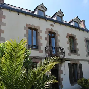 https://au-fil-de-leau-studio-le-ptit-mousse.inbrittany.com
